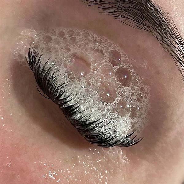 What are the Rules for Getting Lashes Wet?​