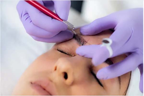 how long does microblading last